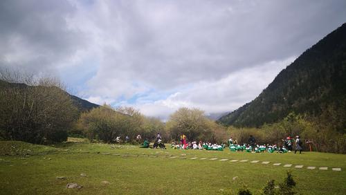 木格措景区适合小孩去吗？(康定露营基地怎么收费)