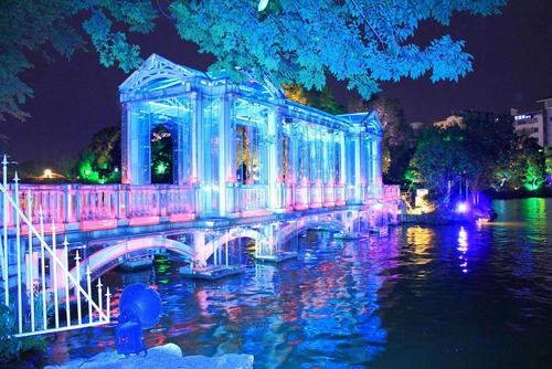 桂林玻璃桥景区?(两江四湖玻璃桥收费)-图1 桂林玻璃桥景区?(两江四湖玻璃桥收费)-图1