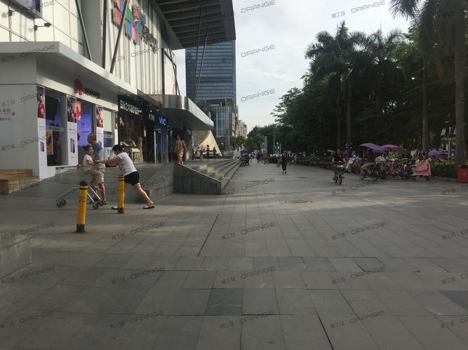 深圳市龙岗区哪里比较大，繁华一点？(龙岗世贸百货停车收费)