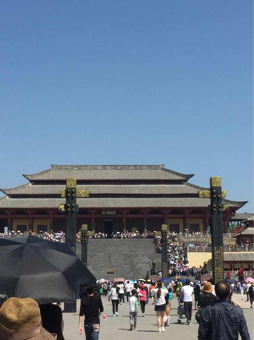 横店影视城住在景区里是不是就不用买票？(横店影视城停车收费价格)