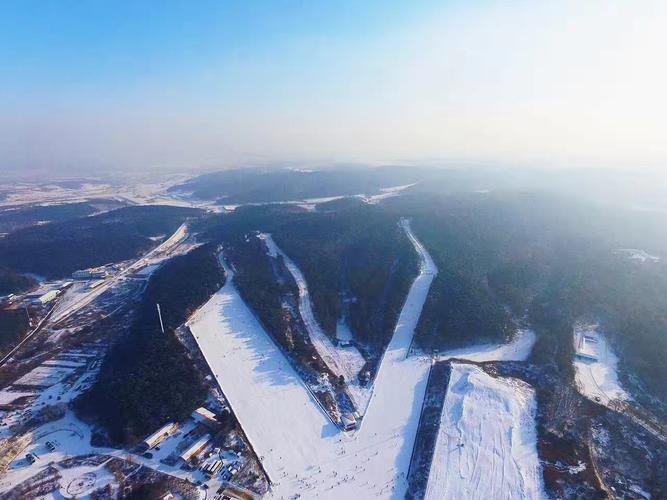 2022棋盘山滑雪场几月份开始营业?(棋盘山滑雪场收费)-图3 2022棋盘山滑雪场几月份开始营业?(棋盘山滑雪场收费)-图3