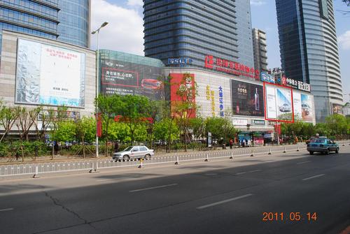 沈阳青年大街和中街哪个好?(青年大街百联停车收费)-图2 沈阳青年大街和中街哪个好?(青年大街百联停车收费)-图2