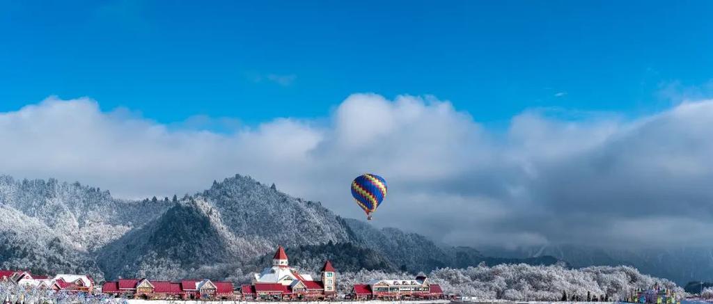 西岭雪山滑雪小孩半价吗?(西林雪山滑雪怎么收费)-图2 西岭雪山滑雪小孩半价吗?(西林雪山滑雪怎么收费)-图2