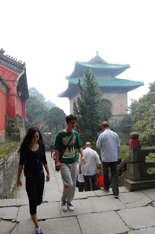 去武当山学武一年多少费用?(武当山游玩收费吗)-图3 去武当山学武一年多少费用?(武当山游玩收费吗)-图3
