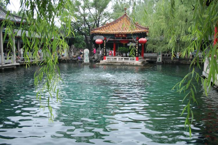 济南趵头泉要不要钱?(济南大明湖景区收费吗)-图2 济南趵头泉要不要钱?(济南大明湖景区收费吗)-图2