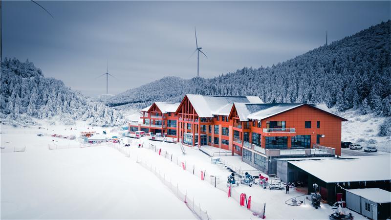 丰都南天湖离丰都县城多远?(丰都南天湖滑雪场项目收费标准)-图1 丰都南天湖离丰都县城多远?(丰都南天湖滑雪场项目收费标准)-图1