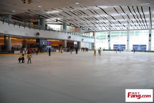 万象城滑冰场几点关门?(沈阳万象城滑冰场 收费)-图2 万象城滑冰场几点关门?(沈阳万象城滑冰场 收费)-图2