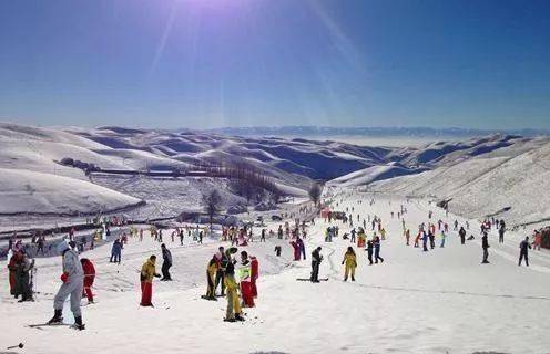 白云滑雪场介绍?(乌鲁木齐白云滑雪场收费)-图3 白云滑雪场介绍?(乌鲁木齐白云滑雪场收费)-图3