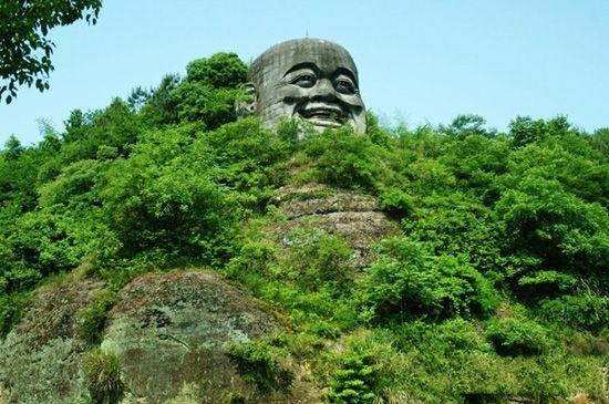 新昌大佛寺门票导游证免票吗？(新昌大佛寺怎么收费)