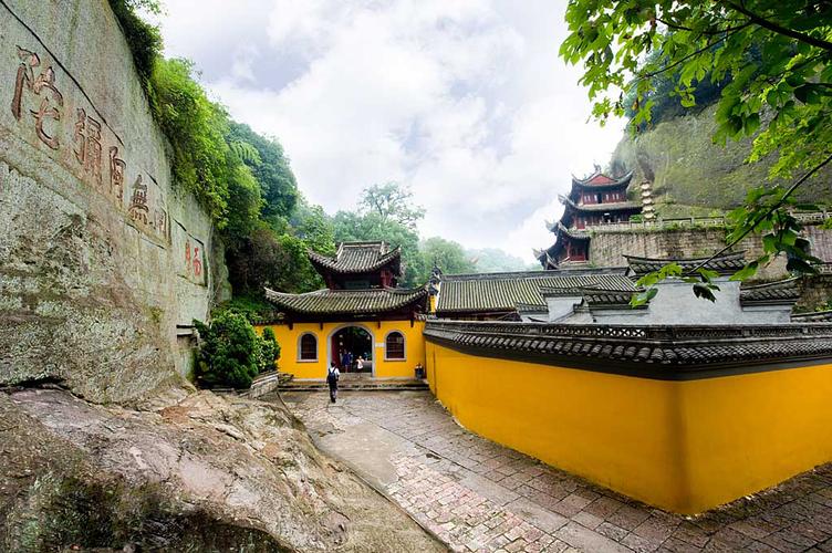 绍兴春节自驾游最佳地点?(新昌大佛寺春节收费吗)-图2 绍兴春节自驾游最佳地点?(新昌大佛寺春节收费吗)-图2