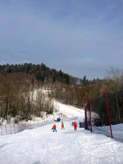 绥化到伊春沿途景点？(铁力滑雪场怎么收费)