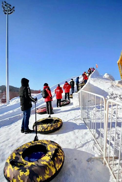 长春莲花山和磐石莲花山是一个地方吗?(莲花山滑雪儿童收费)-图2 长春莲花山和磐石莲花山是一个地方吗?(莲花山滑雪儿童收费)-图2