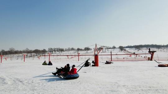 黑龙江的滑雪俱乐部都有哪些?(上京国际滑雪场收费)-图2 黑龙江的滑雪俱乐部都有哪些?(上京国际滑雪场收费)-图2
