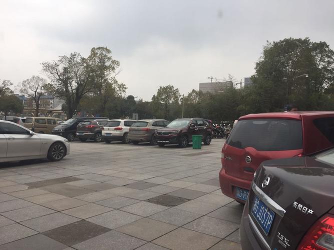 金华高铁站接人哪里停车方便?(铁路大厦停车场收费)-图2 金华高铁站接人哪里停车方便?(铁路大厦停车场收费)-图2