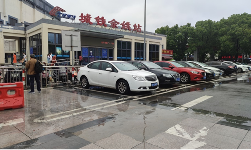 金华高铁站接人哪里停车方便？(铁路大厦停车场收费)