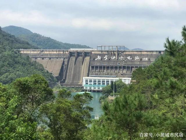 新丰江水库面积？(新丰江大坝是否收费)