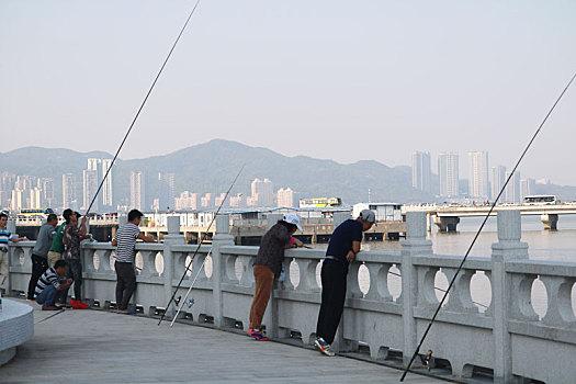 珠海情侣路矶钓位置推荐？(珠海钓鱼场怎么收费)