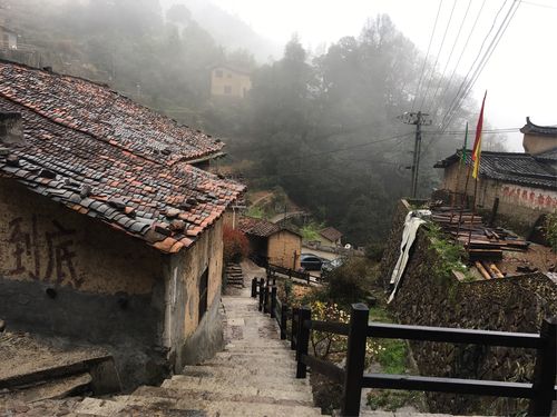 杭州到松阳膳垄村有旅游线路吗？(七里山塘街收费吗)