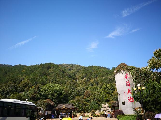 木兰天池的道路好走吗?(木兰天池玻璃道收费吗)-图3 木兰天池的道路好走吗?(木兰天池玻璃道收费吗)-图3
