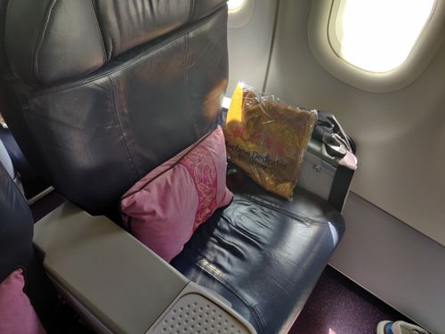 吉祥航空行李箱可以带上机舱吗?(吉祥航空行李托运要收费吗)-图2 吉祥航空行李箱可以带上机舱吗?(吉祥航空行李托运要收费吗)-图2