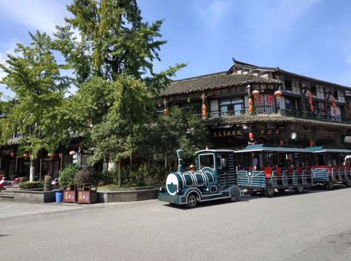 崇州什么地方适合情侣游玩？(崇州外滩中餐收费)