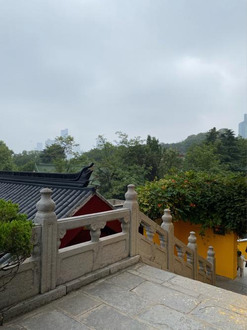 钟山风景区好停车吗?(灵古寺停车场怎么收费)-图2 钟山风景区好停车吗?(灵古寺停车场怎么收费)-图2