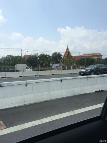 广西与泰国接壤吗？(泰国曼谷收费站多少钱)
