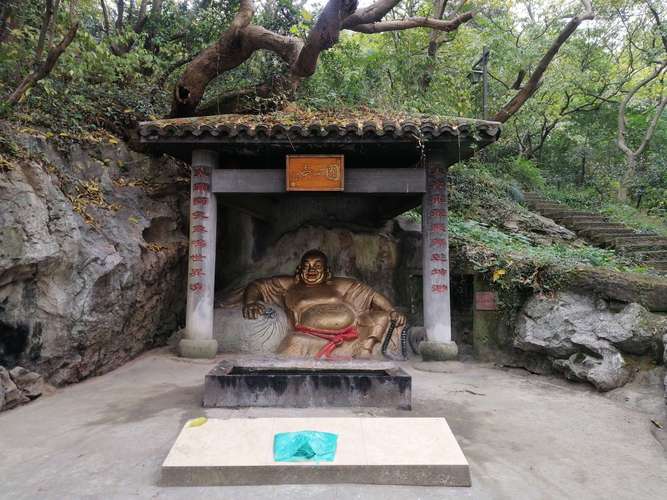 杭州70岁以上老人免费景点？(吴山景区收费么)-图3