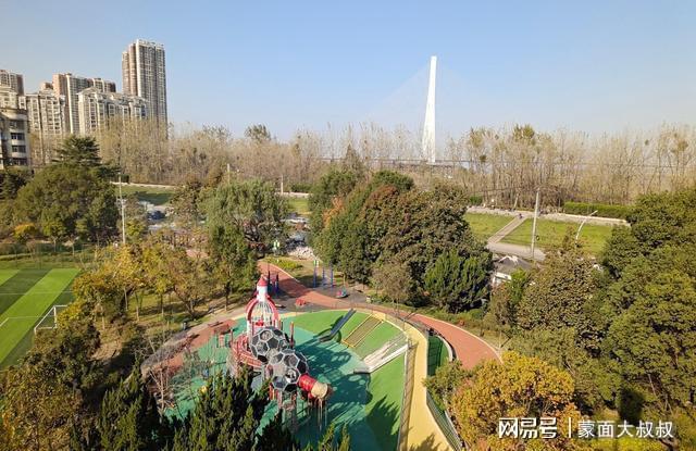 北京室内晒太阳的地方？(长阳体育公园怎么收费)