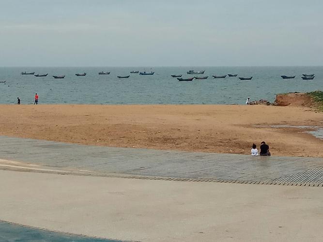 兴城比基尼海滩能下水么？(兴城东海浴场收费吗)