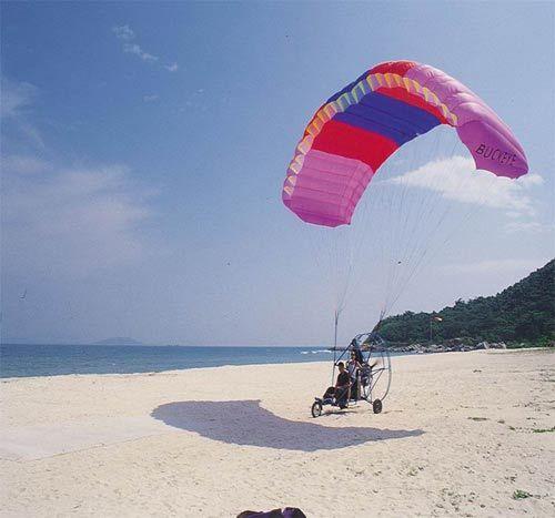 海南西岛旅游玩滑翔伞多少钱一次?(滑翔伞按人收费吗)-图3 海南西岛旅游玩滑翔伞多少钱一次?(滑翔伞按人收费吗)-图3