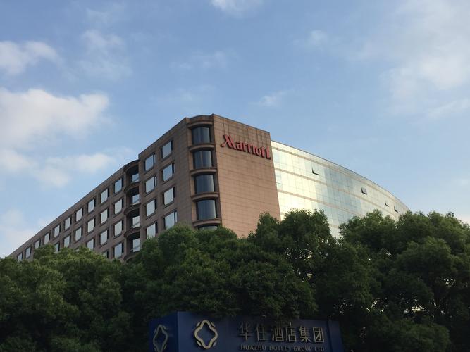 上海虹桥高铁附近住宿哪里便宜?(虹桥锦江大酒店停车收费标准)-图2 上海虹桥高铁附近住宿哪里便宜?(虹桥锦江大酒店停车收费标准)-图2