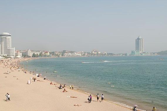 青岛金沙滩冲澡方便吗?(青岛的黄岛金沙滩收费吗)-图1 青岛金沙滩冲澡方便吗?(青岛的黄岛金沙滩收费吗)-图1