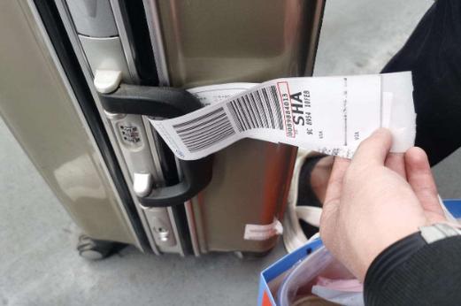 香港快运随身行李规定?(香港航空行李额超出怎么收费)-图2 香港快运随身行李规定?(香港航空行李额超出怎么收费)-图2