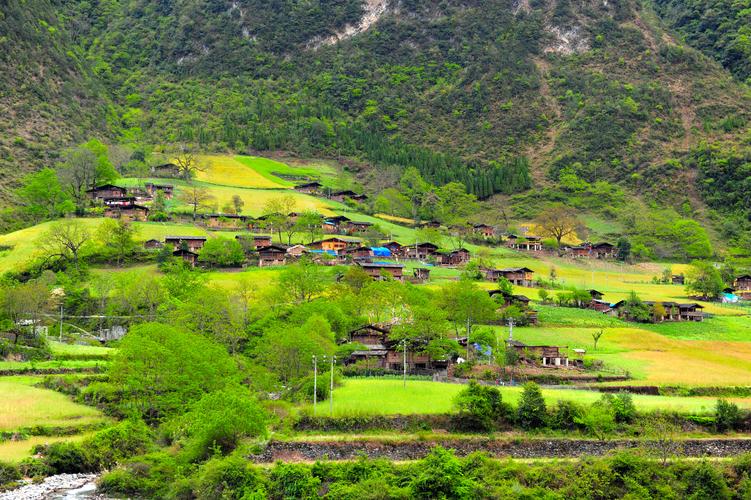 去云南旅游哪个城市美女多?风景美?(丙中洛收费吗)-图2 去云南旅游哪个城市美女多?风景美?(丙中洛收费吗)-图2