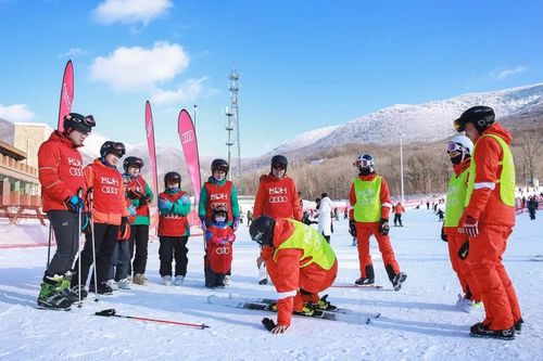 滑雪教练证怎么考?(崇礼滑雪教练怎么收费)-图2 滑雪教练证怎么考?(崇礼滑雪教练怎么收费)-图2