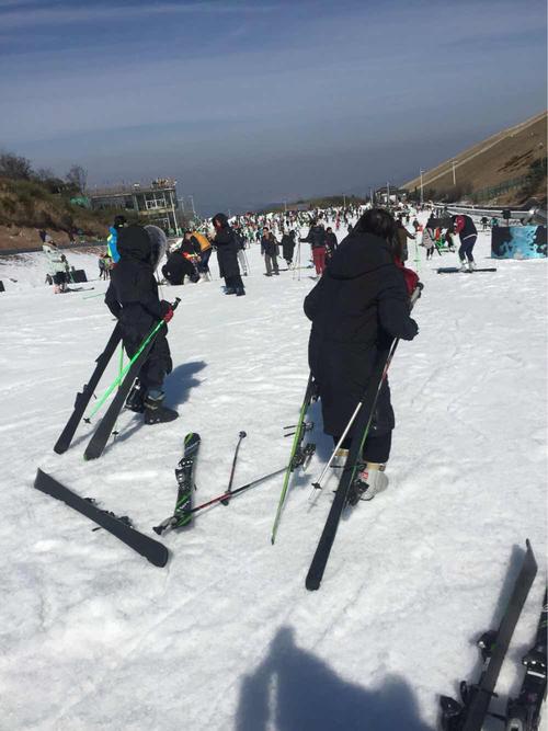 浙江有室内滑雪场吗?(江南天池滑雪场儿童什么收费)-图3 浙江有室内滑雪场吗?(江南天池滑雪场儿童什么收费)-图3