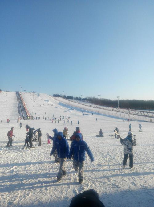 沈阳怪坡有什么好玩的?(沈阳怪坡滑雪场收费)-图1 沈阳怪坡有什么好玩的?(沈阳怪坡滑雪场收费)-图1