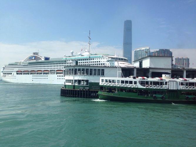 香港中港城码头游玩一天攻略？(香港金紫荆广场天星小轮收费)