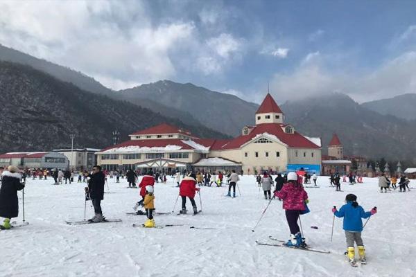 西岭雪山滑雪小孩半价吗？(成都西岭雪山划雪 收费)-图2