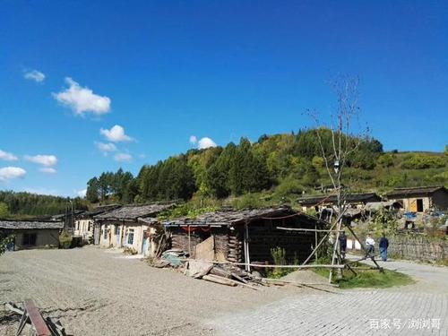 松江河镇的旅游攻略?(长白山木屋村收费情况)-图2 松江河镇的旅游攻略?(长白山木屋村收费情况)-图2