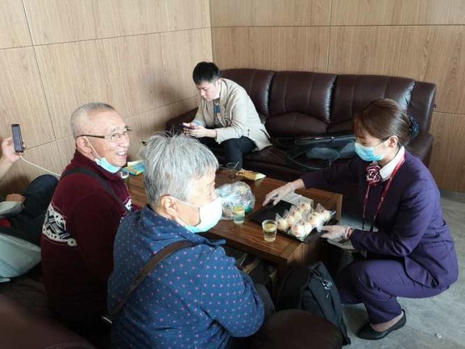 特殊旅客服务的原则及要求?(机场老人特殊服务收费)-图2 特殊旅客服务的原则及要求?(机场老人特殊服务收费)-图2