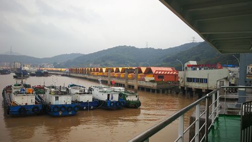 桃花岛汽车可以轮渡吗？(舟山桃花岛沈家门汽渡收费)
