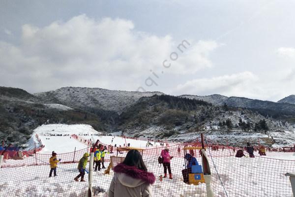 重庆滑雪地排名?(重庆滑雪场收费标准)-图2 重庆滑雪地排名?(重庆滑雪场收费标准)-图2