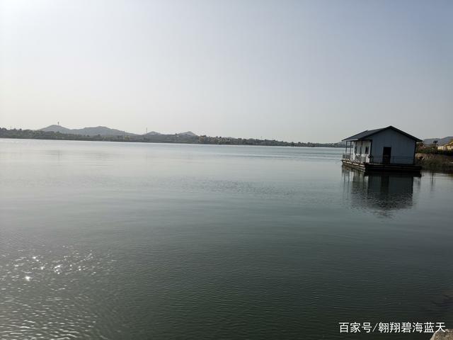 雪野湖晚上好玩吗?(去雪野水库游玩收费吗)-图3 雪野湖晚上好玩吗?(去雪野水库游玩收费吗)-图3