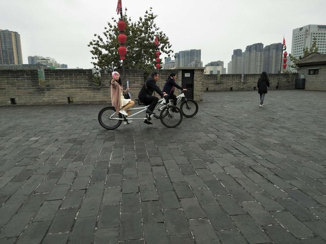 西安城墙租自行车要现金吗？(西安租赁车怎么收费)