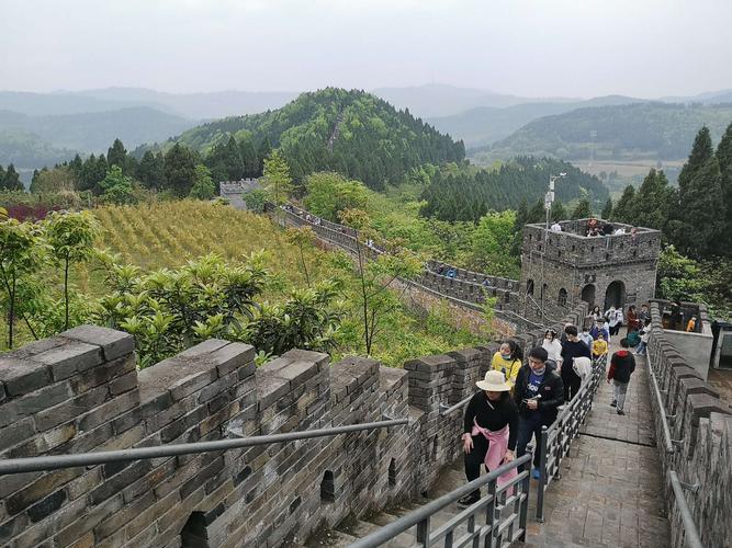 成都洛带金龙长城到成都东站打的多少钱?(洛带长城收费)-图2 成都洛带金龙长城到成都东站打的多少钱?(洛带长城收费)-图2