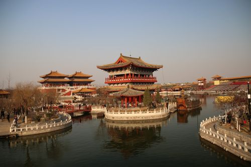 开封白天必去的三个景点?(开封汴京公园收费吗)-图2 开封白天必去的三个景点?(开封汴京公园收费吗)-图2