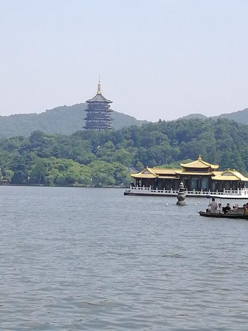 浙江人免票的景区？(三潭映月收费吗)