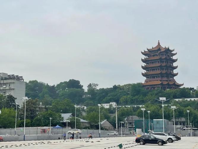 有知道开车去黄鹤楼怎样停车的吗？(首义汇停车收费吗)